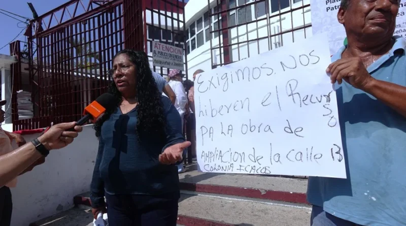 La crisis política en Acapulco revive cuestionamientos contra Abelina López tras protesta ciudadanas por obras incumplidas.