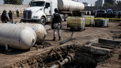 La FGR desmanteló una red dedicada al robo de Gas LP en Edomex; aseguró combustible, armas, dinero, tractocamiones y 11 inmuebles.