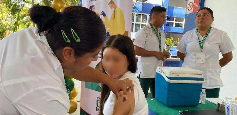 El IMSS Guerrero llama a prevenir la hepatitis con vacunación y detección temprana. Conoce los síntomas, formas de contagio y cómo protegerte.