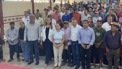 Javier Ibarra Ángulo, gerente estatal de NAFIN en Guerrero, entrega cartas de liberación de adeudos a más de 90 productores del campo guerrerense