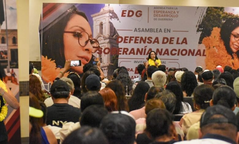 Esthela Damián encabezó una asamblea ciudadana en Chilpancingo con miles de participantes y llamó a fortalecer la organización social en Guerrero.