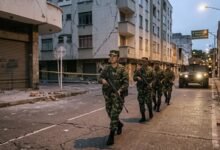Cali decreta toque de queda y militariza la ciudad tras el terremoto de 7.4. Hay 188 desaparecidos, 35 fallecidos y más de mil efectivos en las calles