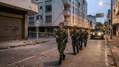 Cali decreta toque de queda y militariza la ciudad tras el terremoto de 7.4. Hay 188 desaparecidos, 35 fallecidos y más de mil efectivos en las calles
