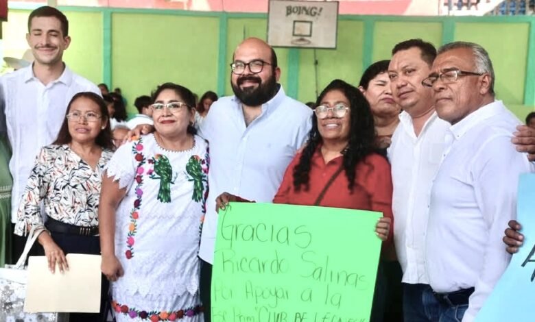 La gestora social Rosario Merlín García ha acompañado la implementación de sistemas de cosecha de agua de lluvia en escuelas públicas de Acapulco, en coordinación con Fonatur y con el respaldo del maestro Ricardo Salinas Méndez.