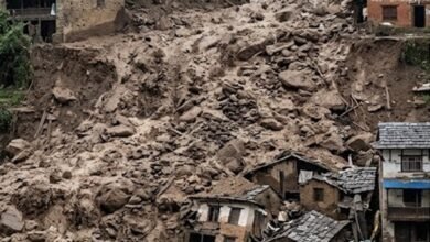 Inundaciones en Nepal dejan 384 viajeros sin contacto y 55 muertos. Rescatistas buscan sobrevivientes mientras crece la alerta en el Himalaya