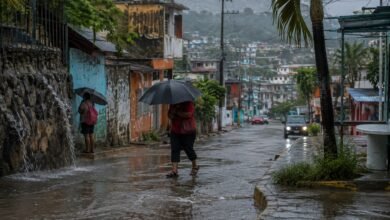 El SMN prevé lluvias fuertes en el este y sur de Guerrero este domingo. Autoridades recomiendan mantenerse atentos a los avisos oficiales.