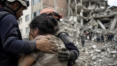 Diana Troncoso, fue rescatada viva de los escombros en Cali tras el sismo de 7.4. Aún buscan a más de 20 atrapados; 86 ya fueron rescatados