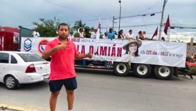 Caravana vehicular encabezada por Fernando Valle en Acapulco