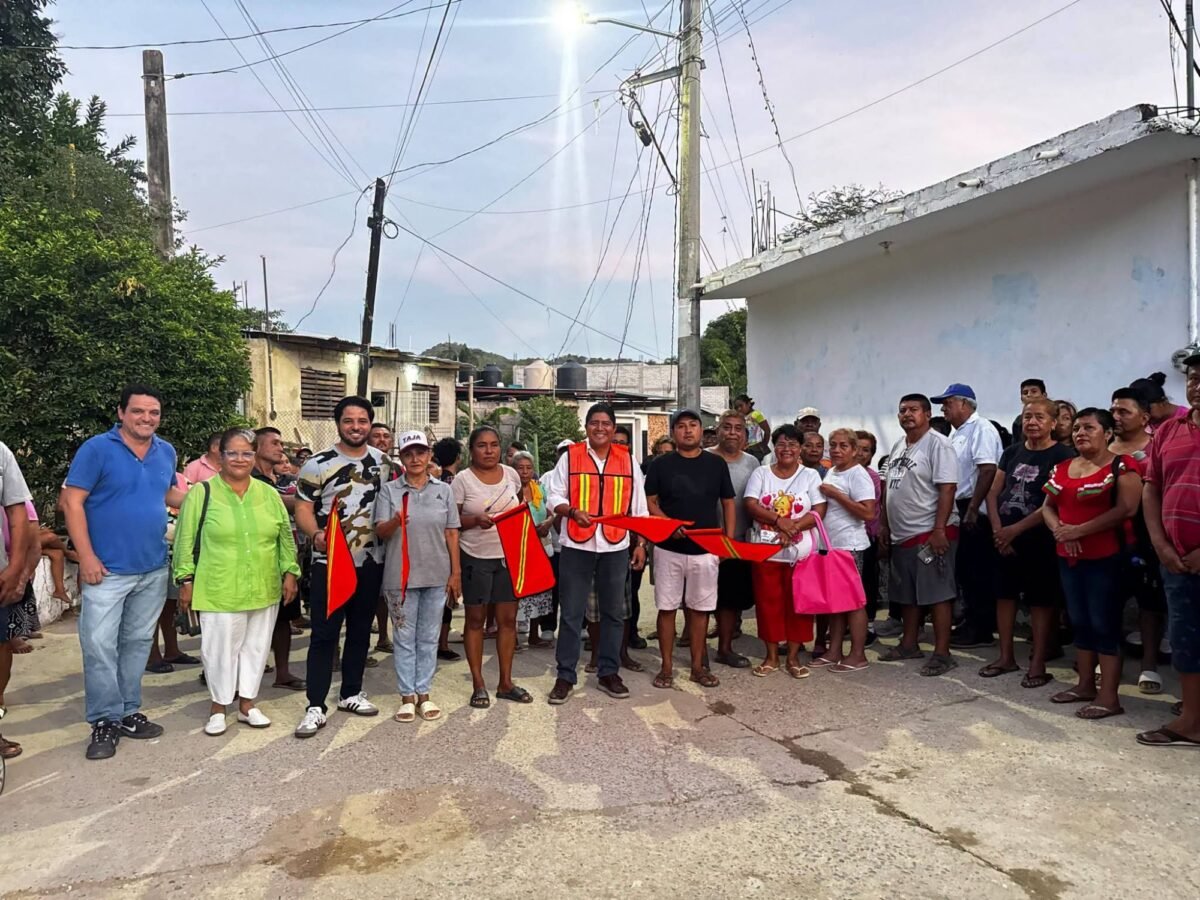 Pavimentación y compromiso en Acapulco: José Ángel Mejía